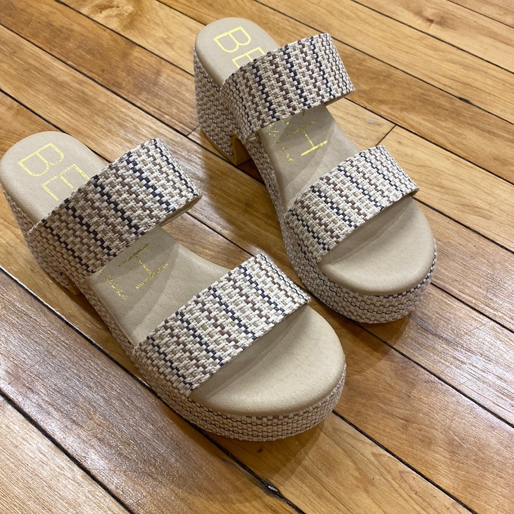 Matisse Ocean Avenue Platform Sandal in Ivory Mosaic